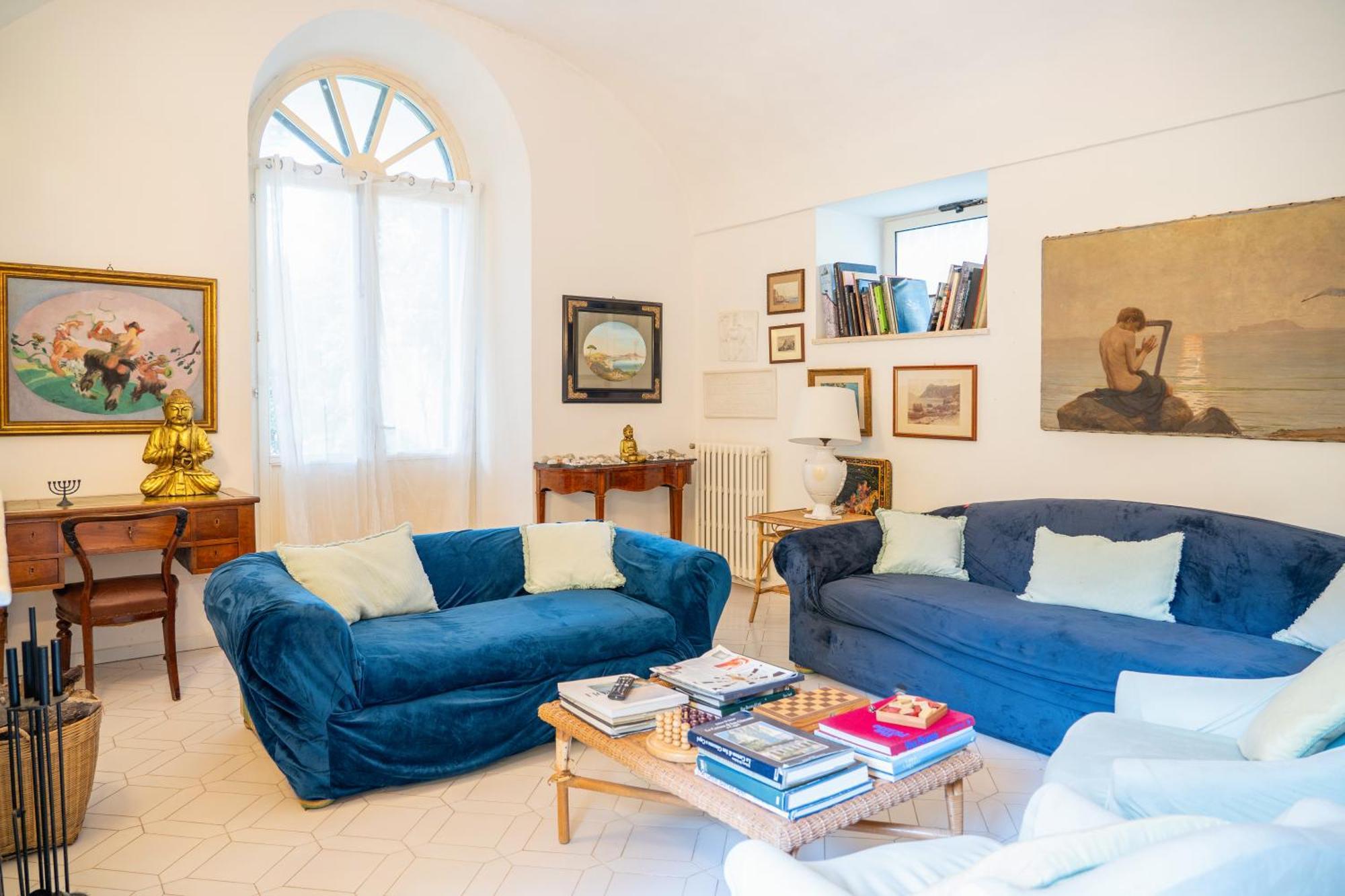 Aurora Caprese Villa *