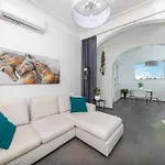 Casa Leucosia