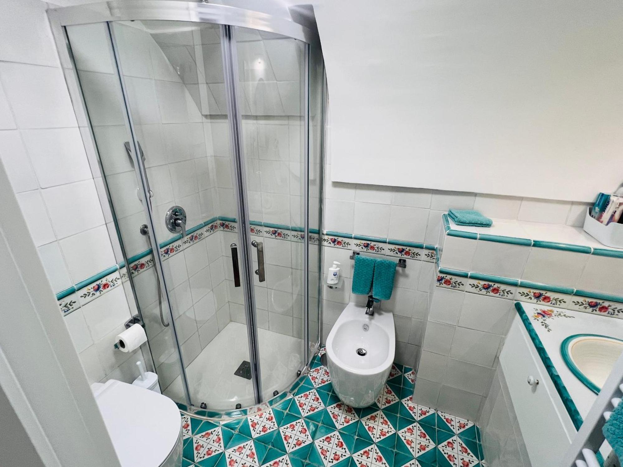 Luxury House In Pompeiana Via Camerelle Con Terrazza Vista Mare * Capri