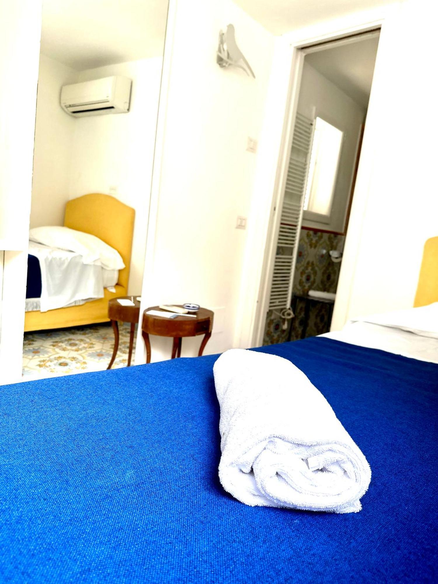 I Tre Soli By Caprirooms
