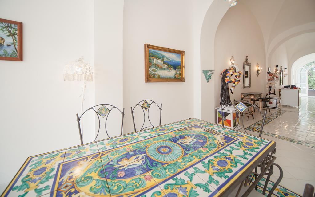 Villacore Capri