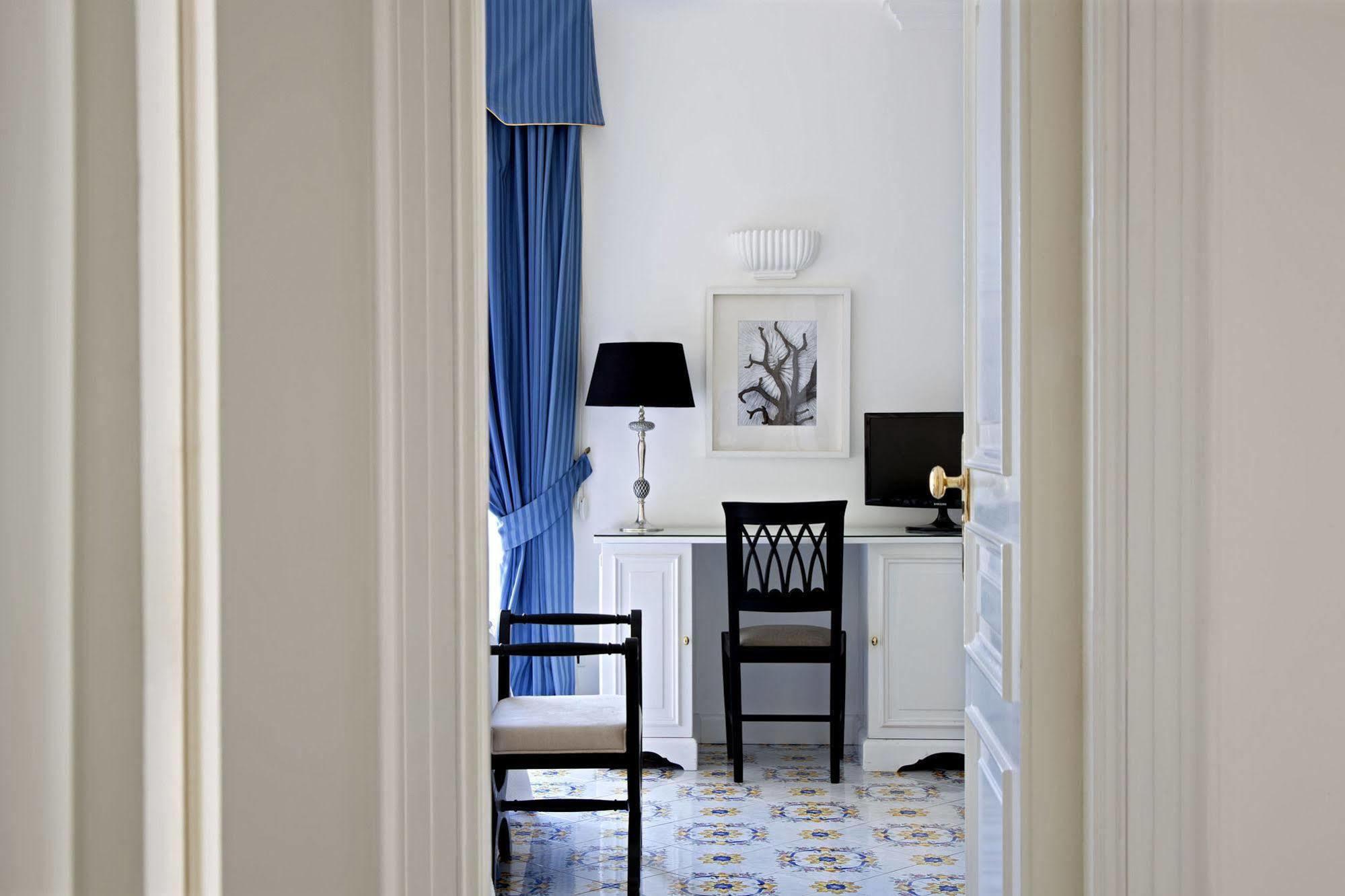 Hotel Canasta