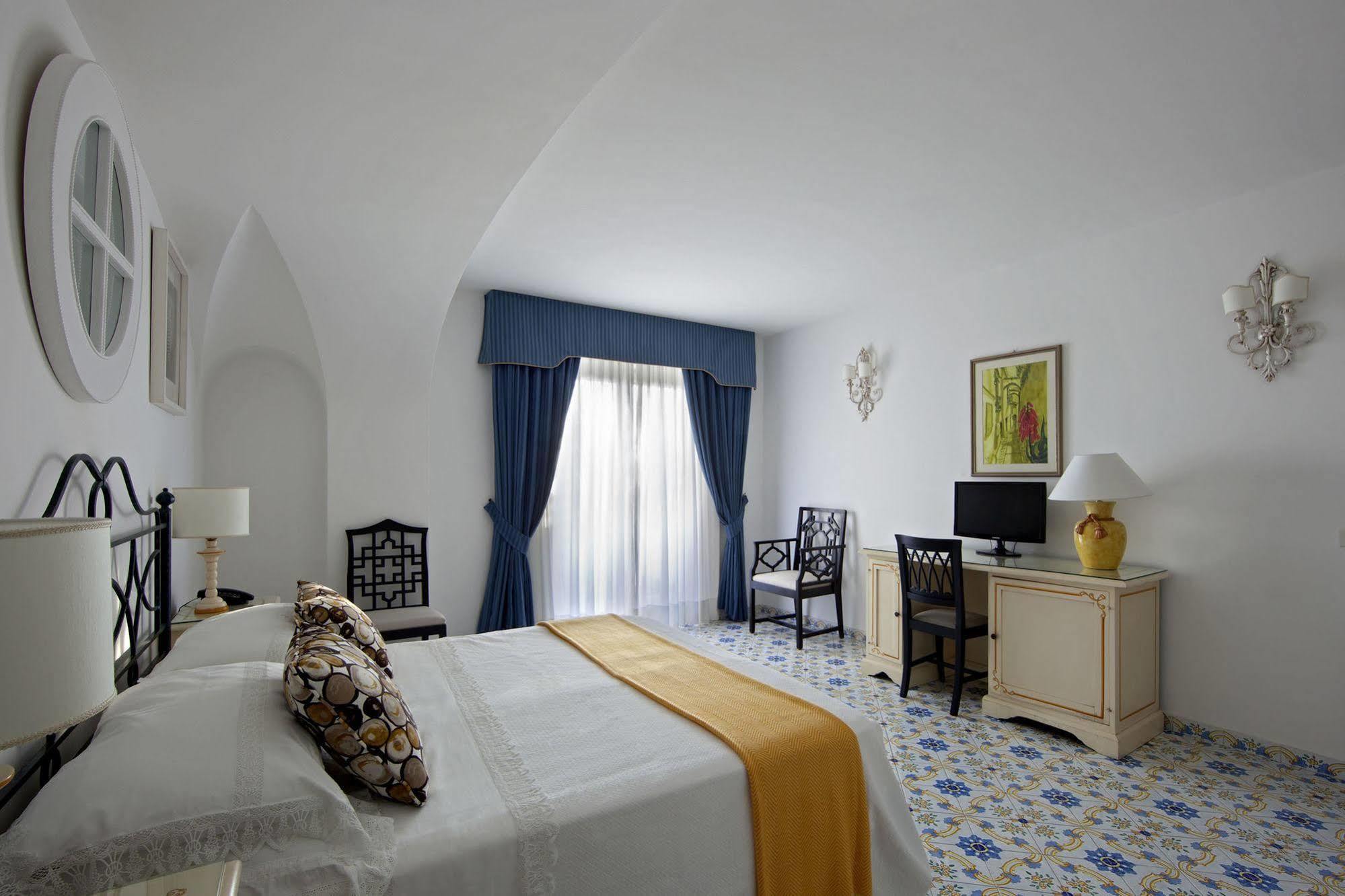 Hotel Canasta Capri