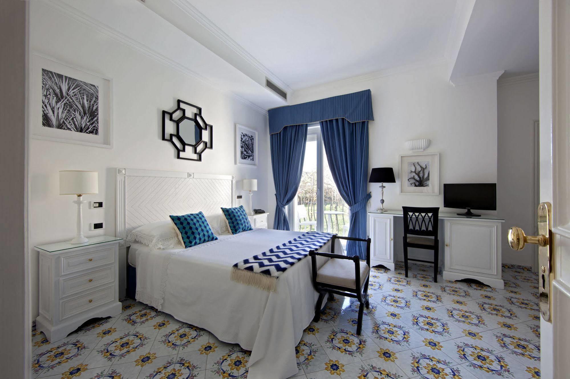 Hotel Canasta 4*