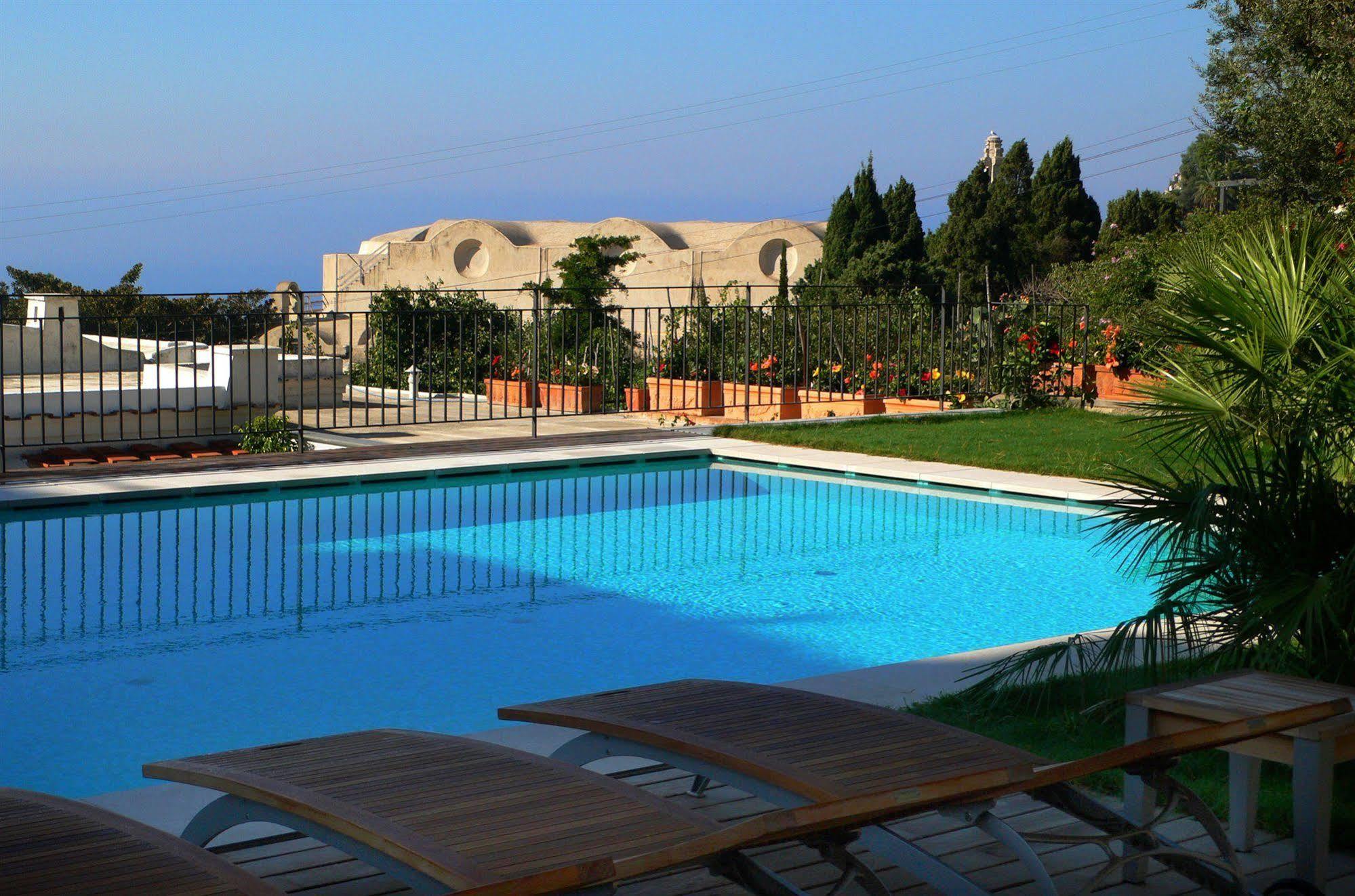 Canasta 4* Capri