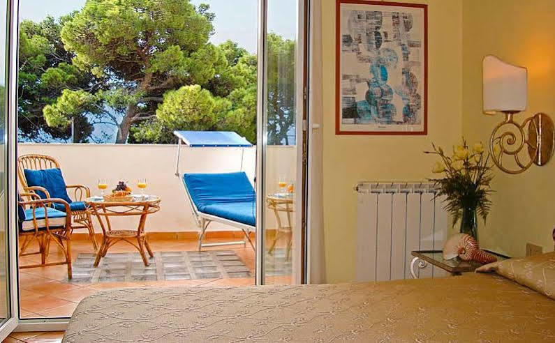 Nautilus Hotel 3*