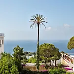Pazziella Garden & Suites