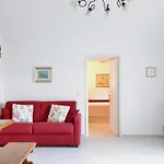 Lusi Capri House