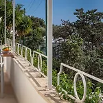 Roberhouse Tragara 37