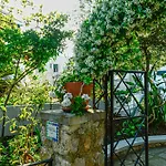 Villa Michela, 2Br, 2Bt, Amazing Patio, Jacuzzi, Newly Renovated