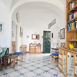 Capri Vintage House