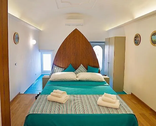 Grotta Verde Luxury Suite By Caprirooms