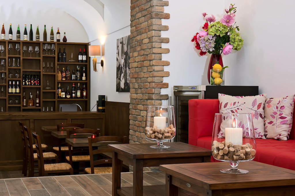 Wine Hotel