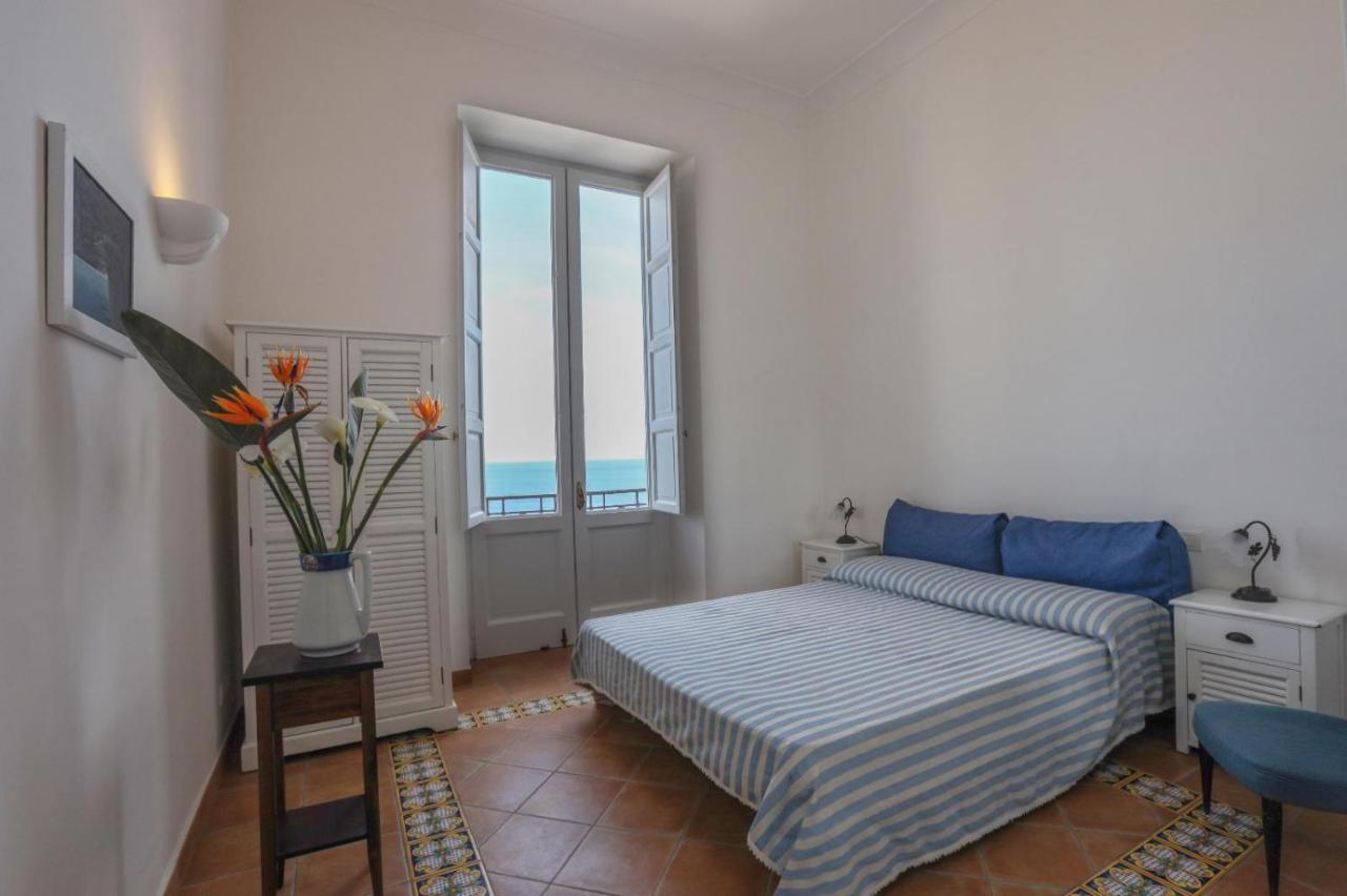 Casa Di Charme Panoramica A Sulla Spiaggia. * Capri