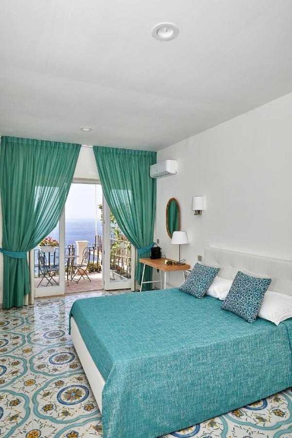 Malafemmena Capri