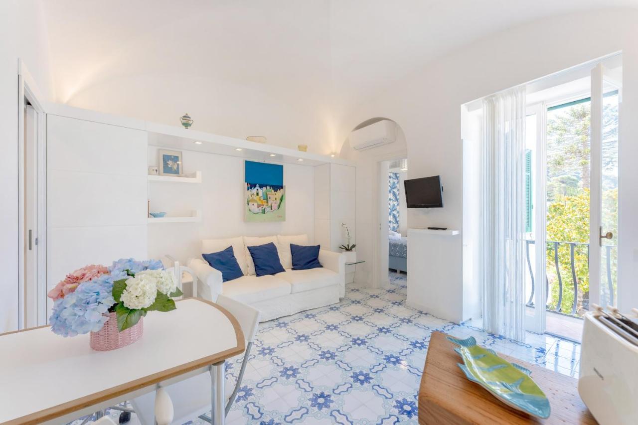 Azzurra, Apartment Capri