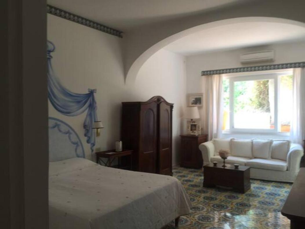 Paradise Capri