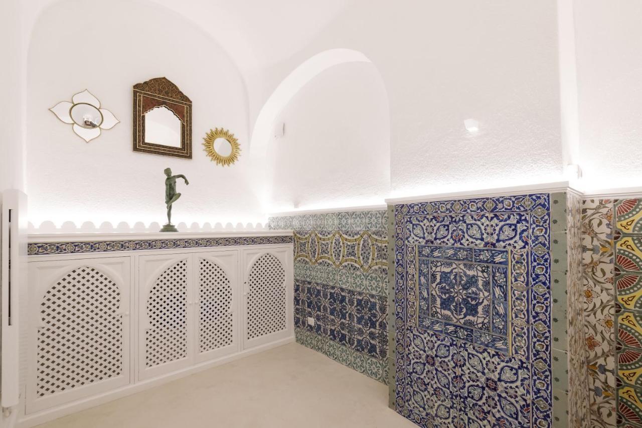 Qasar Luxury - In Capri's Piazzetta