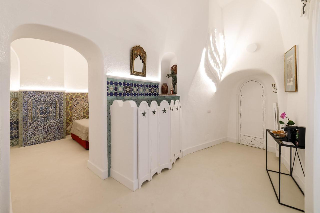 Qasar Luxury - In Capri's Piazzetta Capri