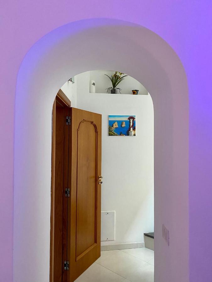 Posterus 5 * Capri