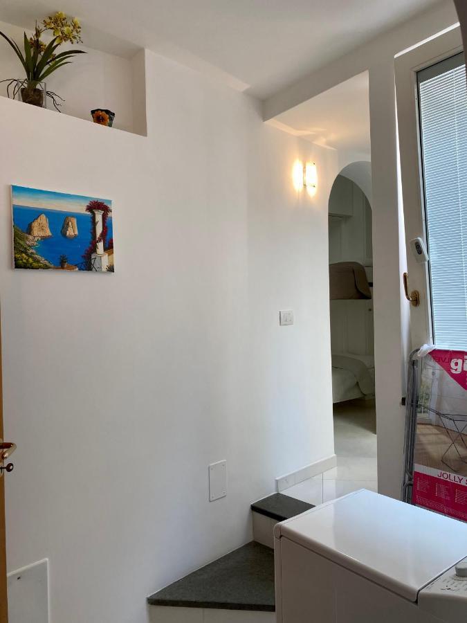 Posterus 5 * Capri