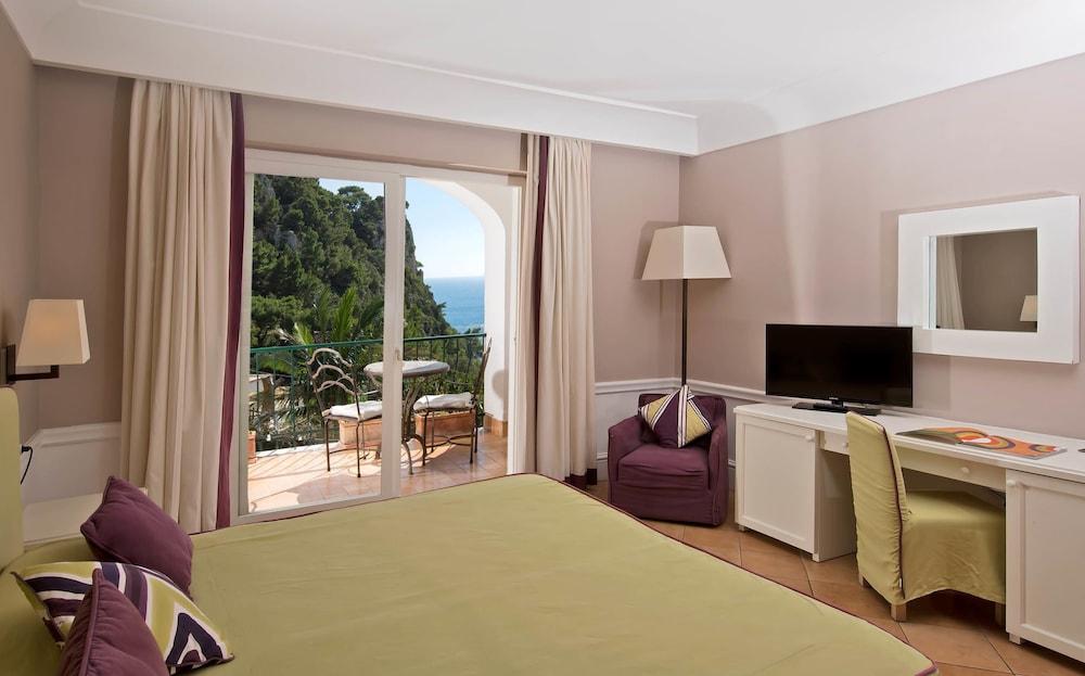 Della Piccola Marina Capri