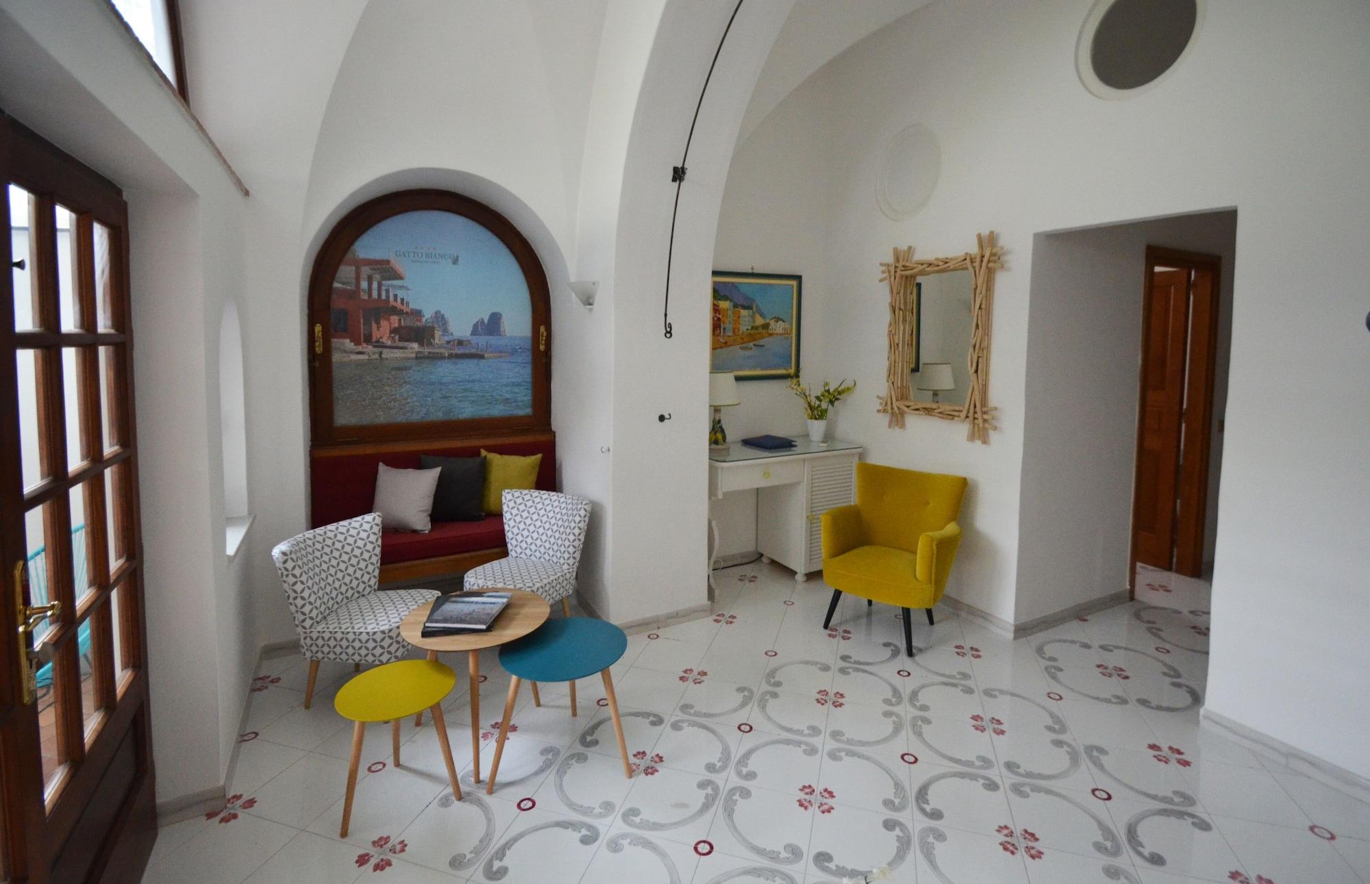 Hotel Gatto Bianco 4*