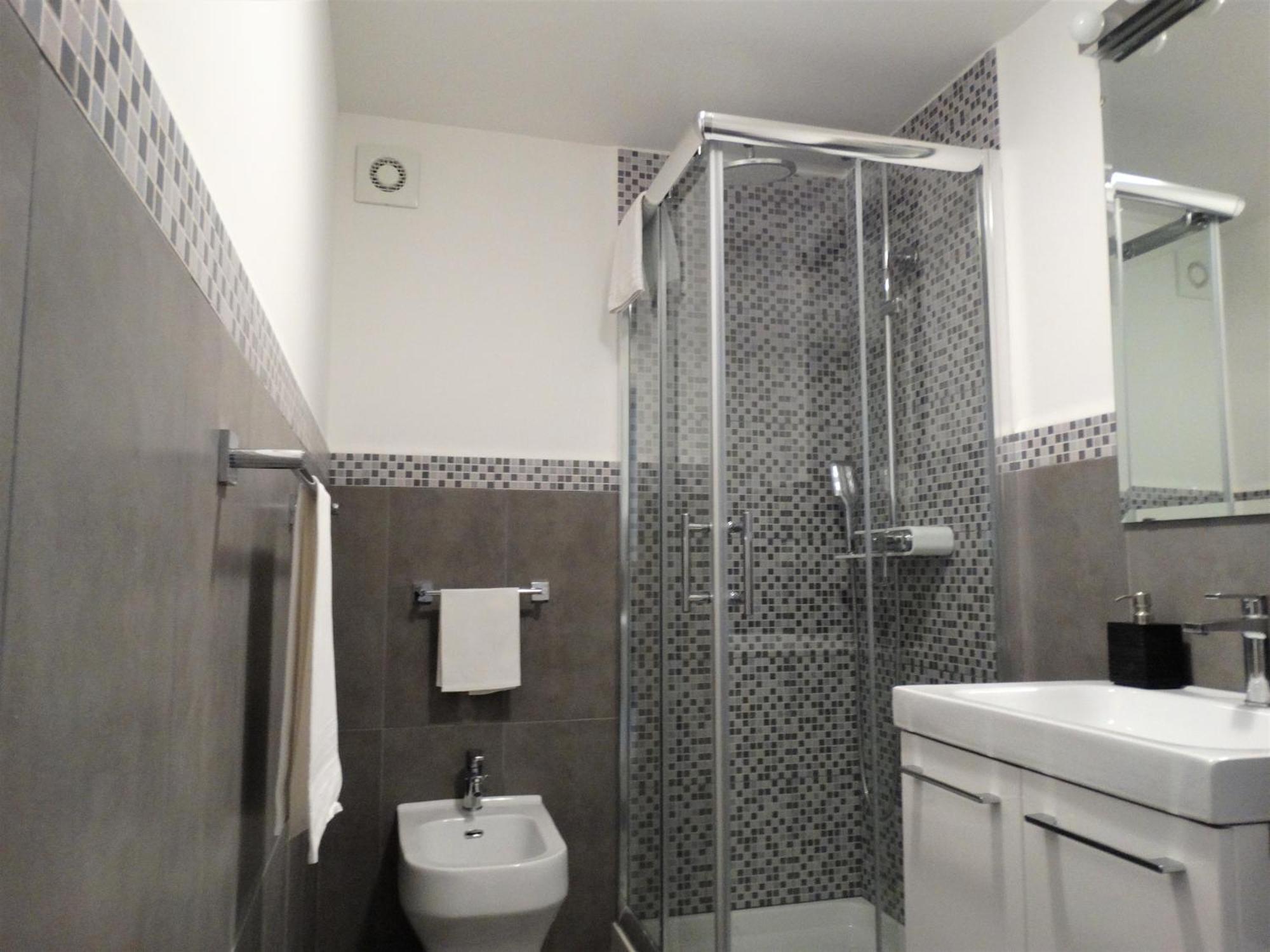 Town Apartment *