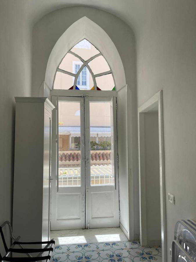 Apartment Camerelle 7, Domus Letteraria