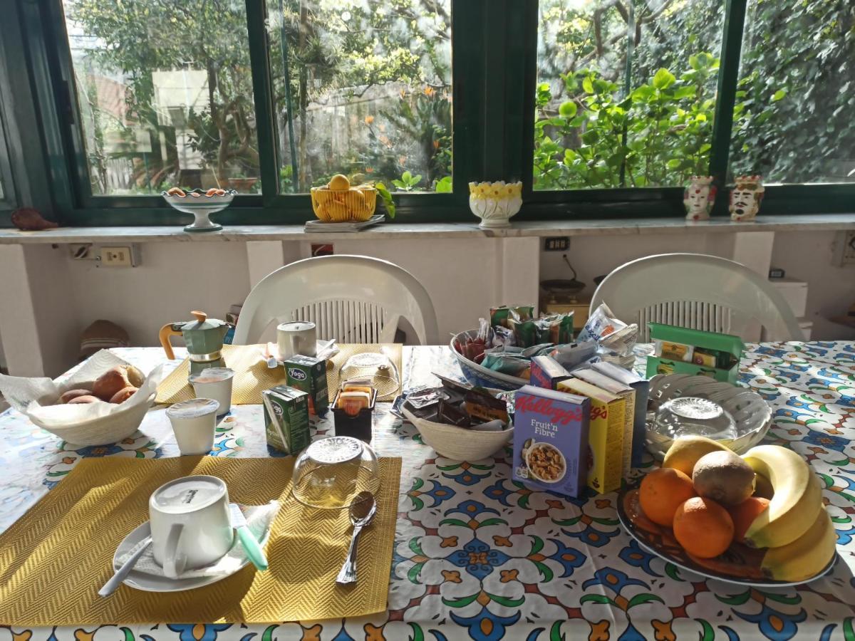 Dei Fiori Oda ve Kahvaltı Capri