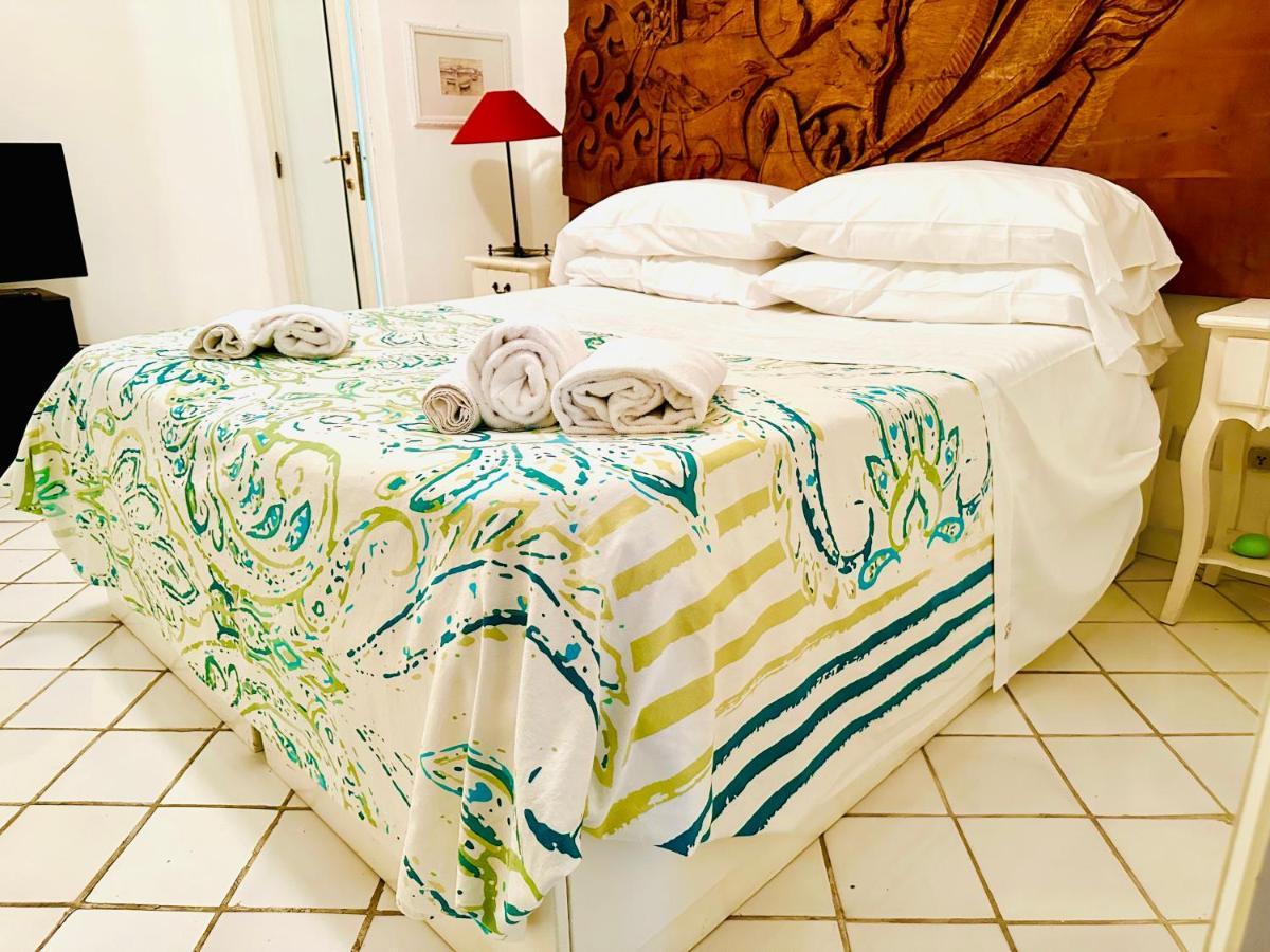Scala Fenicia 14 By Caprirooms Bed & Breakfast