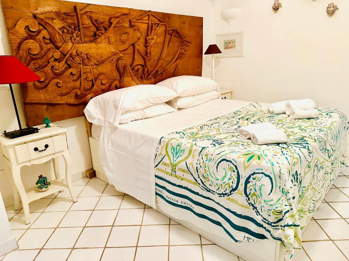 Scala Fenicia 14 By Caprirooms Bed & Breakfast