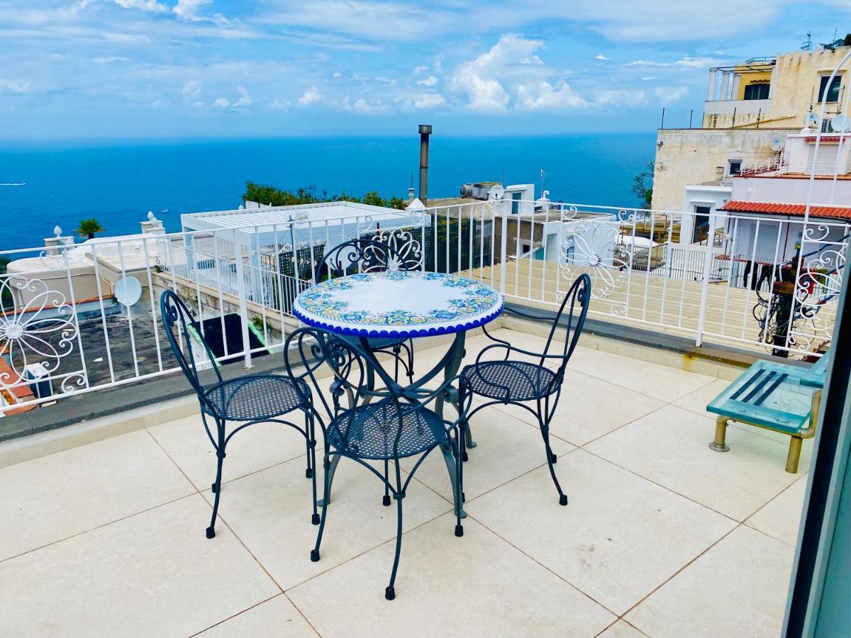 Rooftop Luxury By Caprirooms