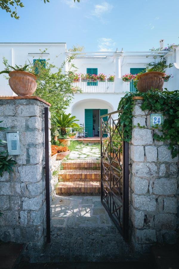 Domenicanda Villa *