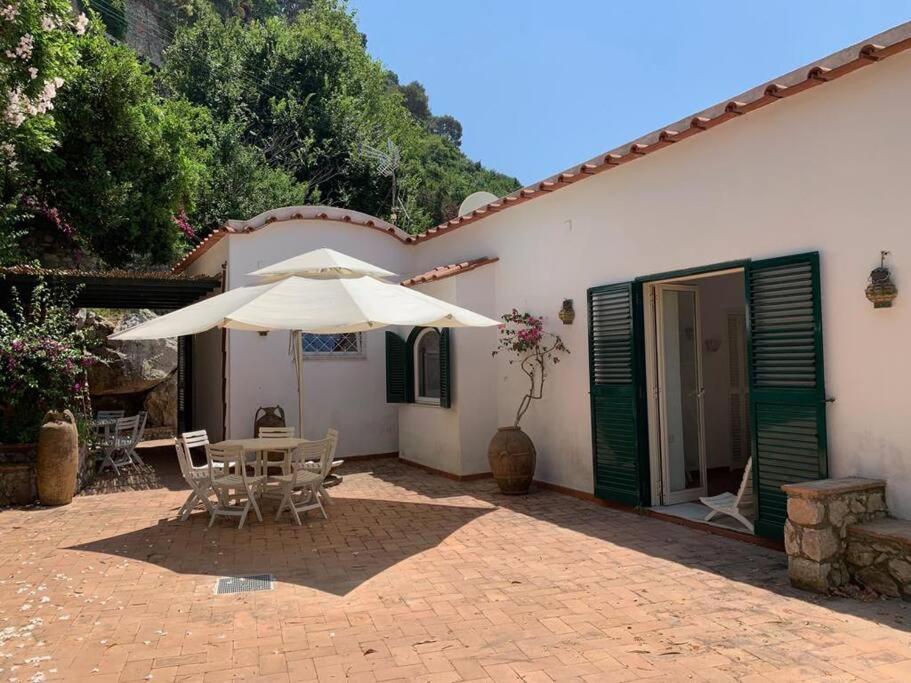 La Casa Di Enzo Capri