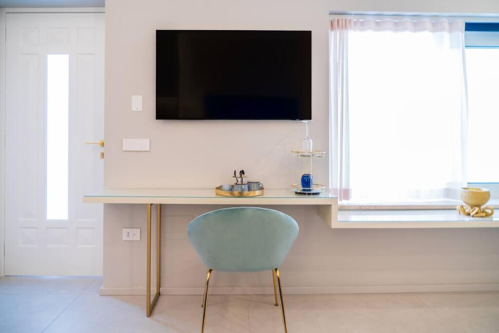 Blue Essence Apartment