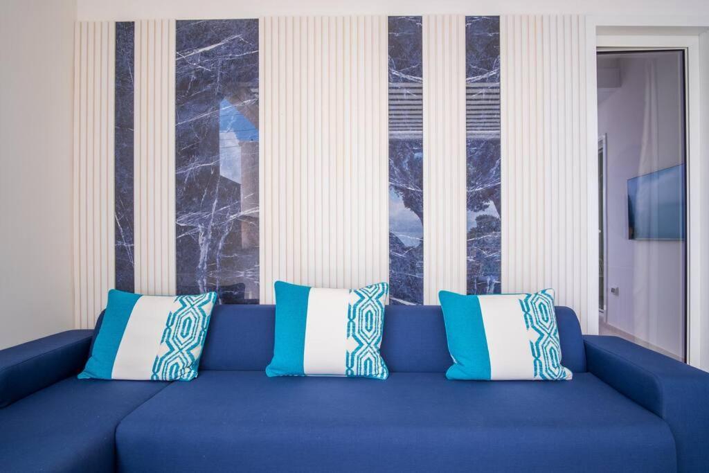 Blue Essence * Capri