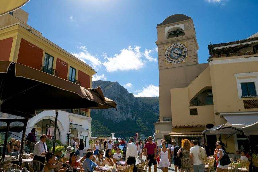 Center Capri