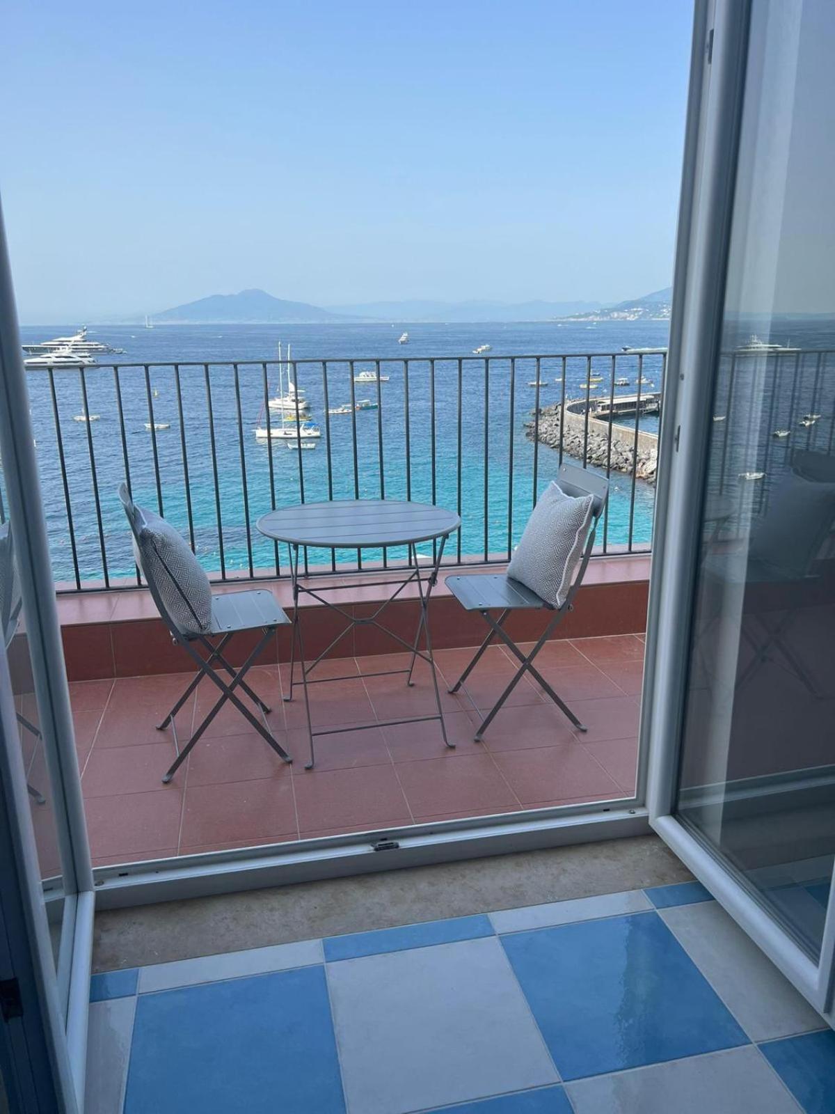 Apartment Mama' Capri