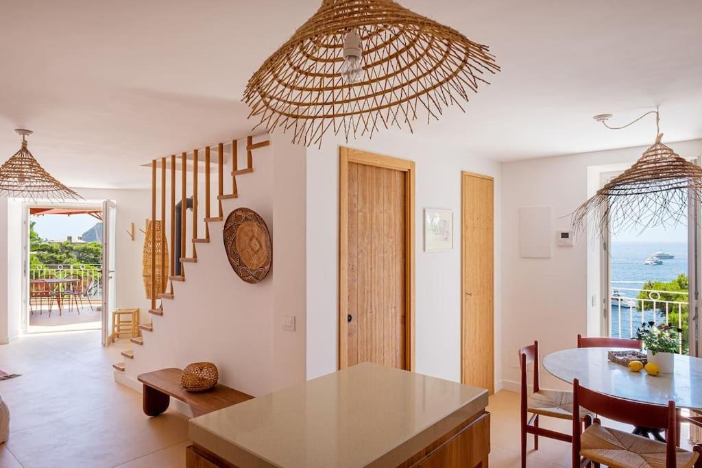 Villa Cisterna Capri, Private Front With Pool Capri