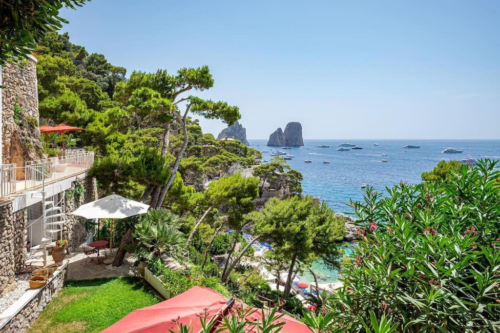 Cisterna Capri, Private Front With Pool Villa