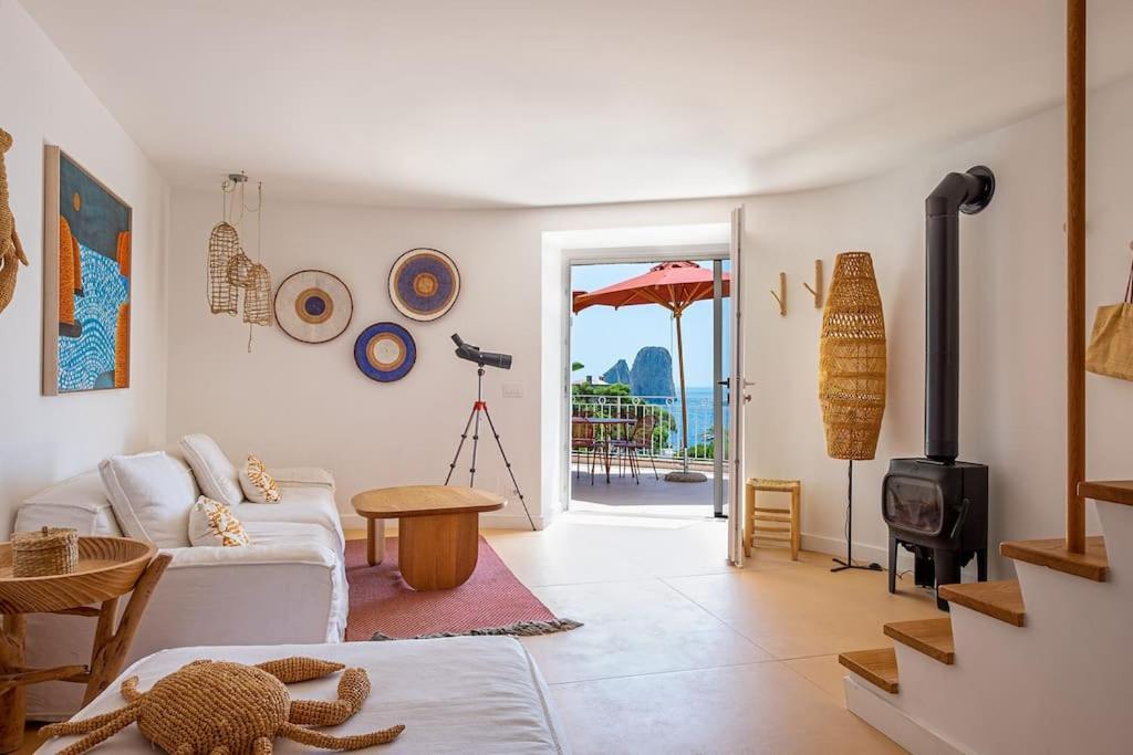 Cisterna Capri, Private Front With Pool *