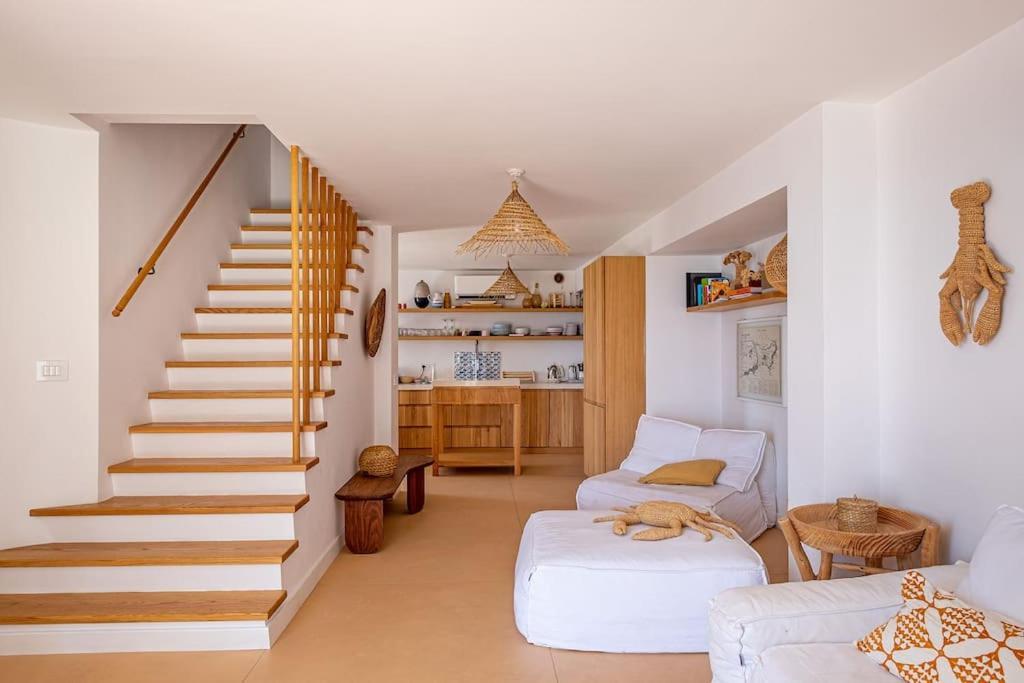 Cisterna Capri, Private Front With Pool Villa *
