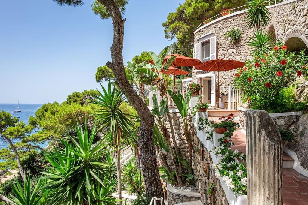 Cisterna Capri, Private Front With Pool *