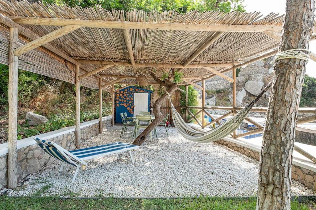 Villa Cisterna Capri, Private Front With Pool