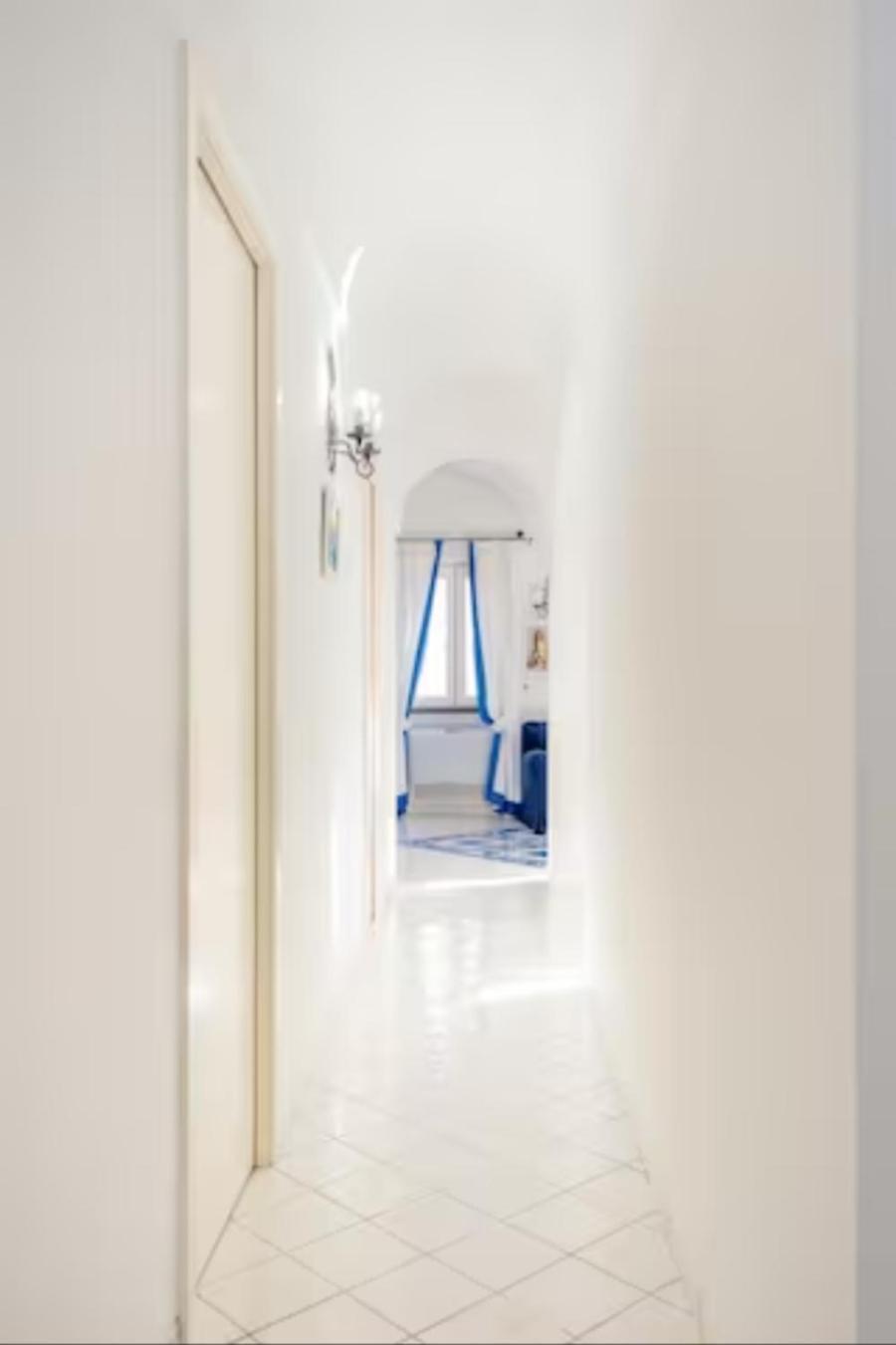 Boutique Capri