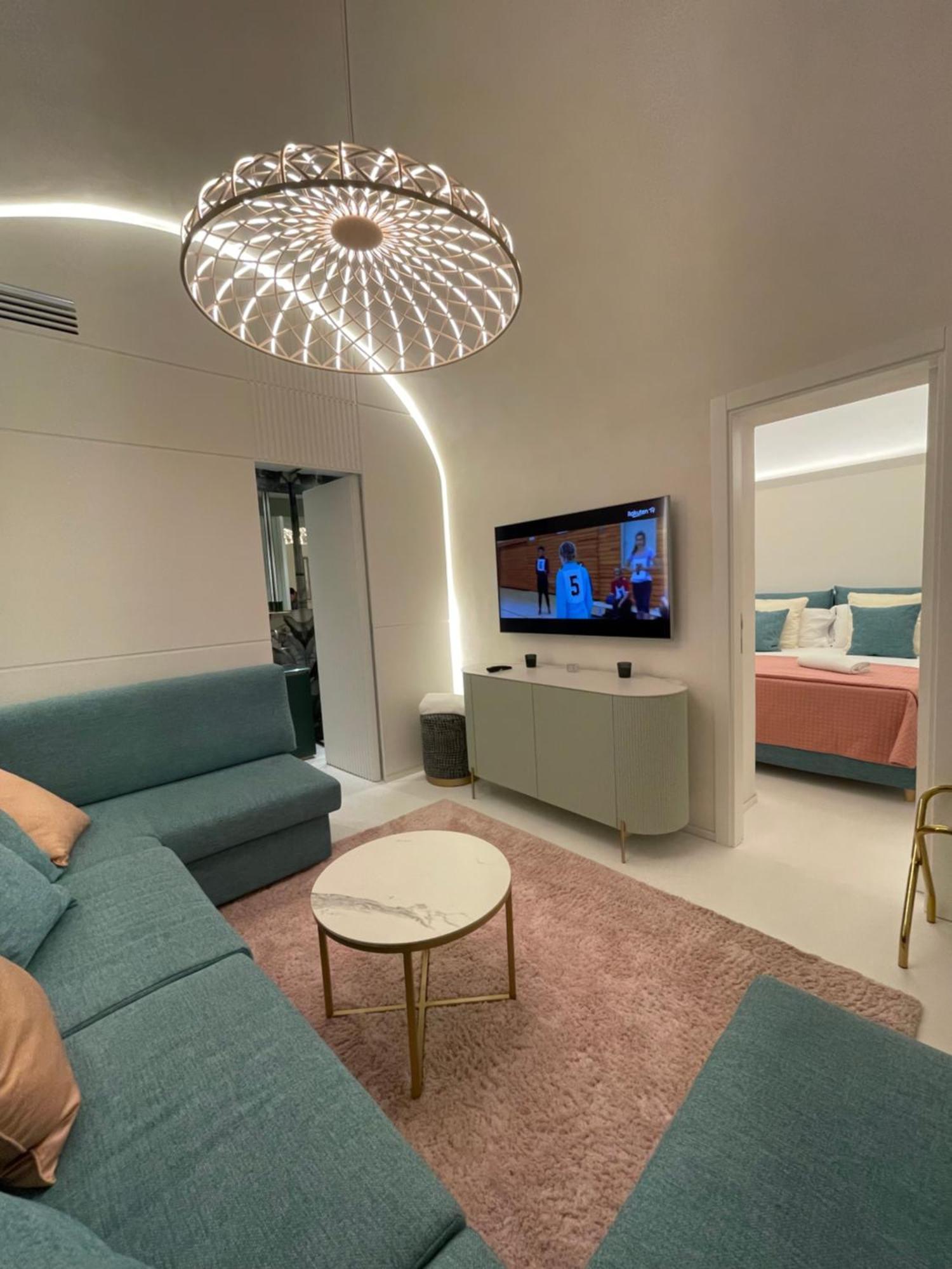 Piazzetta Suite, *