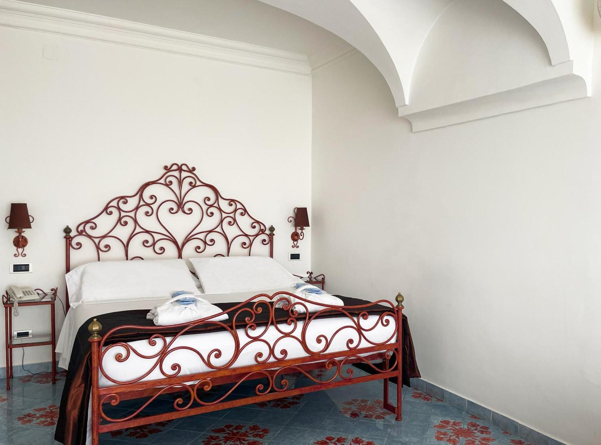 Regina Cristina 4*