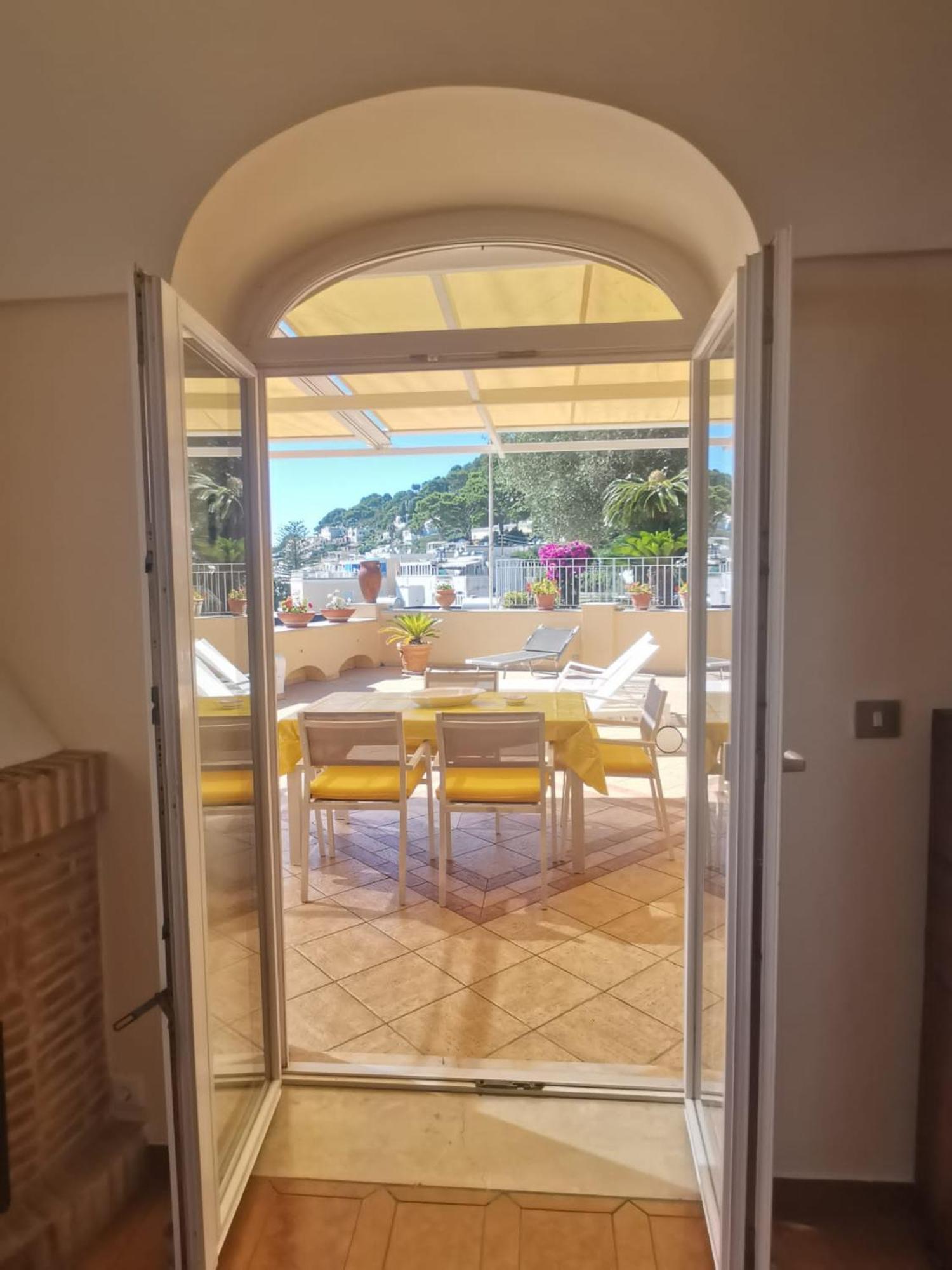 Private Sea View Con Terrazza E Giardino Capri