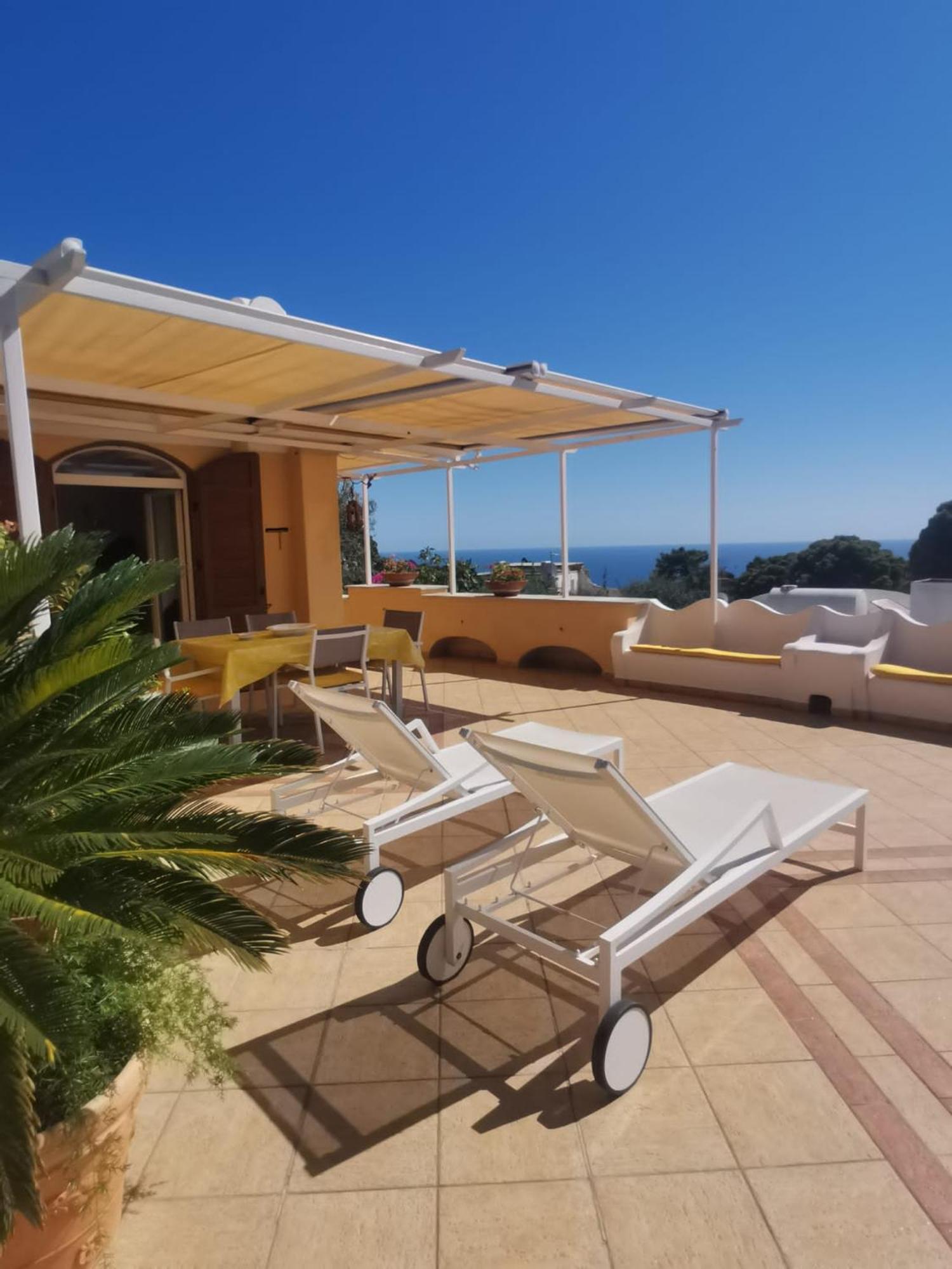 Private Sea View Con Terrazza E Giardino Apartment